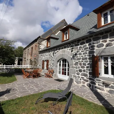 Maison De Caractere Avec Jardin Pres Des Stations De Ski, Ideale Pour Familles Et Amoureux De La Montagne - Fr-1-742-80 * Paulhac (Cantal)