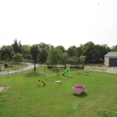 Maison De Caractere Avec Jardin Pres Des Stations De Ski, Ideale Pour Familles Et Amoureux De La Montagne - Fr-1-742-80 Paulhac (Cantal)