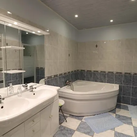 Maison De Caractere Avec Jardin Pres Des Stations De Ski, Ideale Pour Familles Et Amoureux De La Montagne - Fr-1-742-80 Дом отдыха